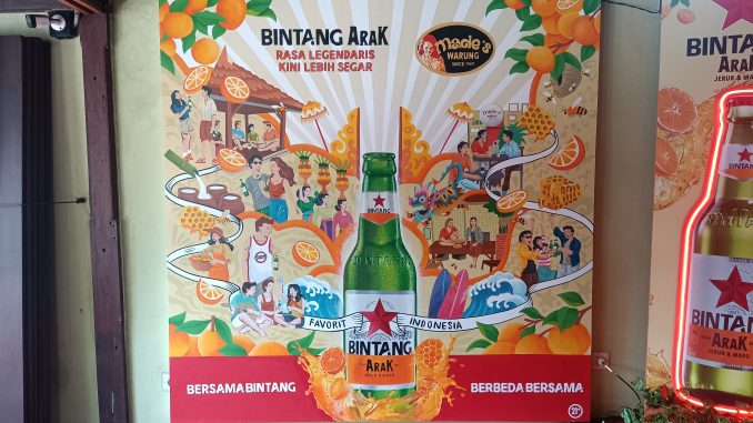 Mural Bir Bintang Arak Jeruk & Madu karya Monez di Warung Made
