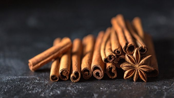 cinnamon-cinnamon-stick-spice-anise-tobacco-products-plant-1622871-pxhere.com