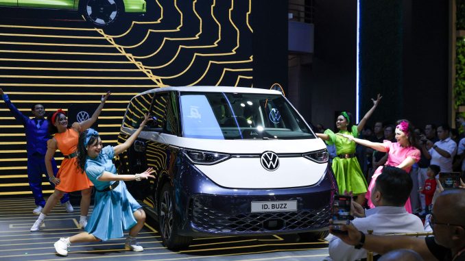 The All-Electric ID. Buzz Long Wheelbase resmi meluncur di IIMS 2025