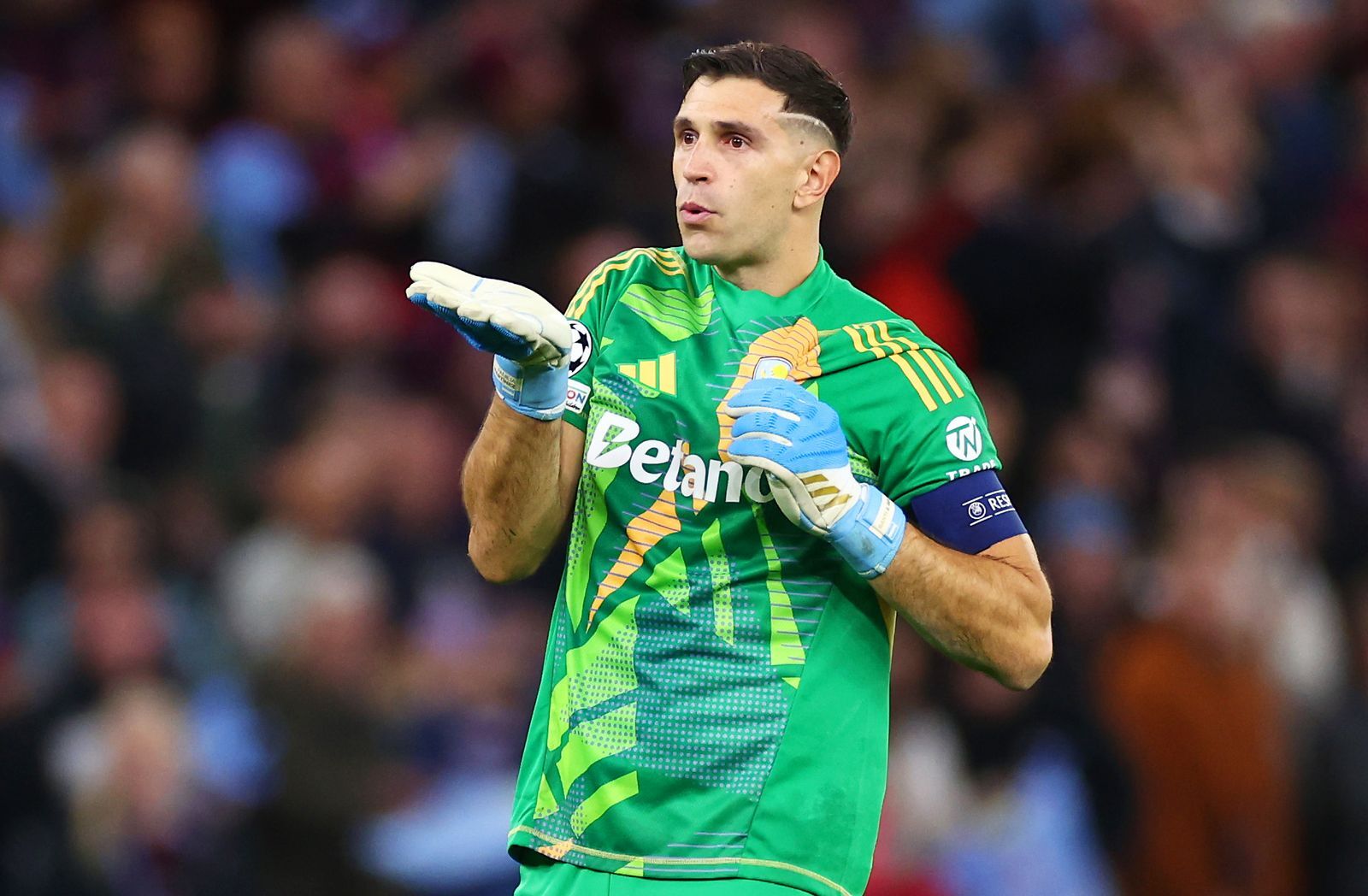Masa Depan Emiliano Martinez, Tinggalkan Aston Villa dan Berlabuh ke Manchester United