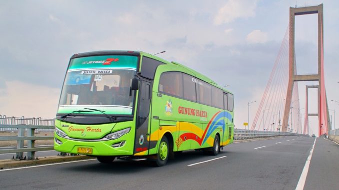 bus pariwisata