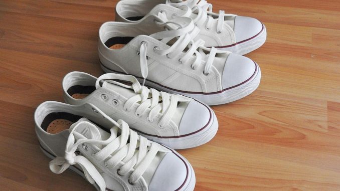 tips membersihkan sepatu