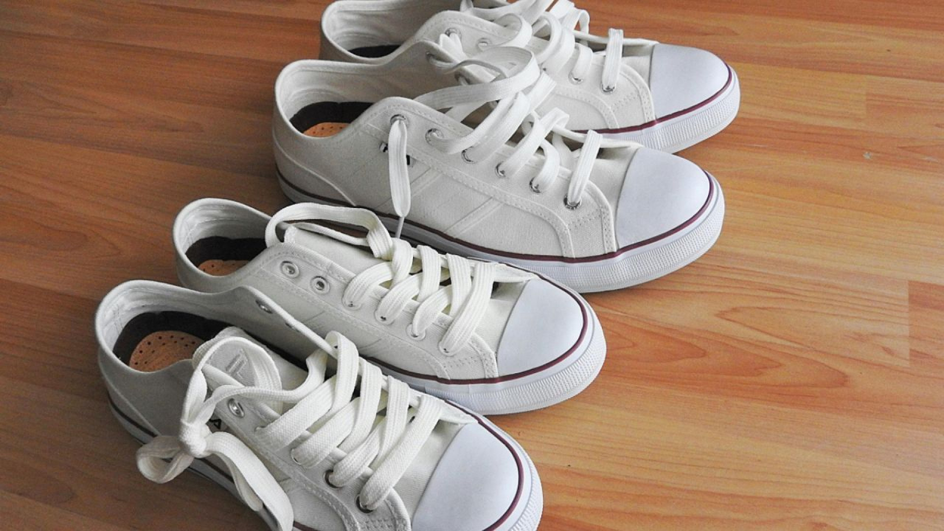 5 Tips Menghilangkan Noda Kuning di Sepatu Kesayangan