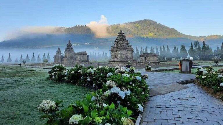 Pesona Dieng, Negeri di Atas Awan dengan Panorama dan Budaya yang Memikat