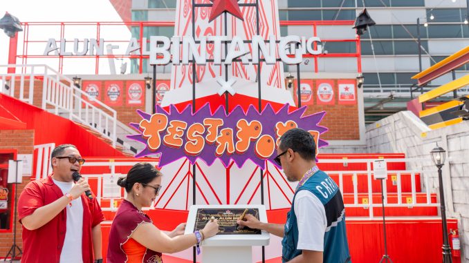 Peresmian Tugu di Alun-Alun BINTANG oleh Gaby Inkiriwang dan Kiki Ucup