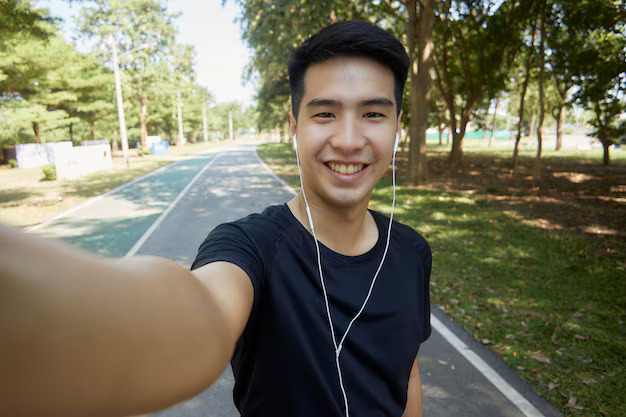 Pria Sering Selfie Bukan Berarti Narsistik, Ini Bedanya dengan NPD