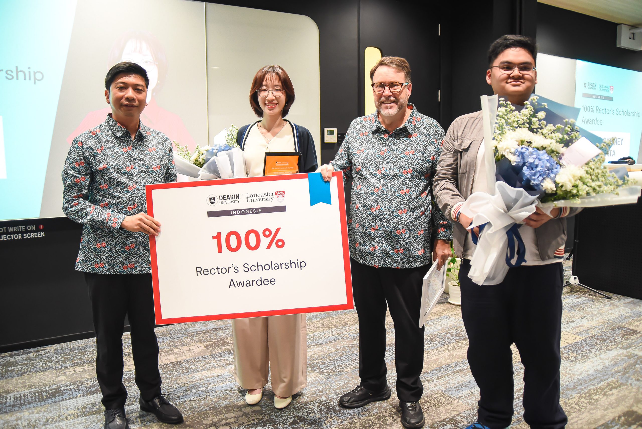 Pemberian 13 Beasiswa DLI Guna Dukung Talenta Terbaik Indonesia