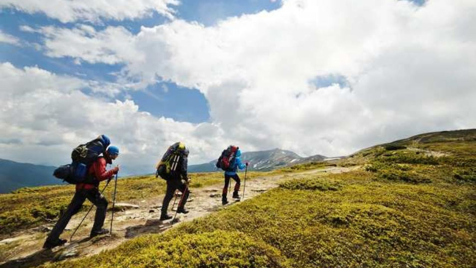 6 Tips Memilih Waktu Terbaik Mendaki Gunung, Kapan Paling Ideal?