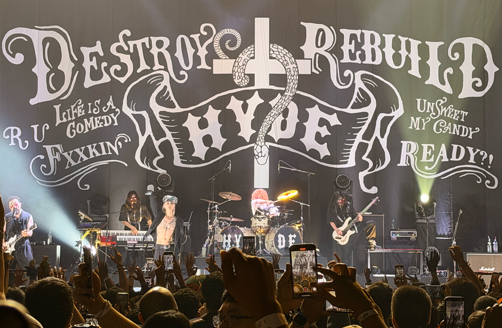Konser HYDE ‘Bakar’ Tennis Indoor Senayan, Jakarta Jadi Malam Penuh Energi dan Emosi