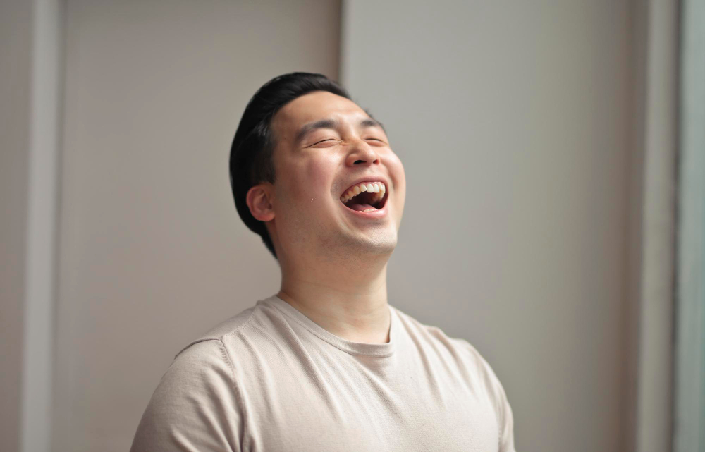 Manfaat Tertawa bagi Kesehatan Jantung dan Mental Menurut Sains