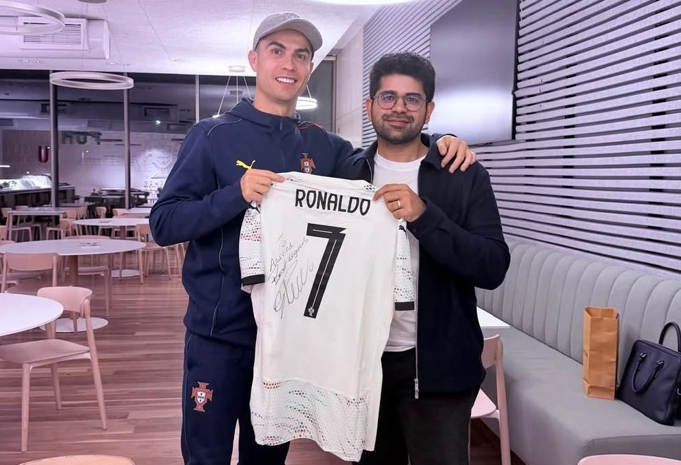 Cristiano Ronaldo Resmi Berinvestasi di Startup Perplexity AI