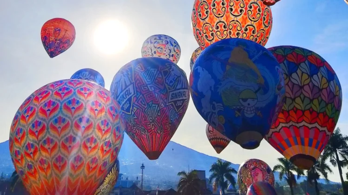 tradisi balon udara wonosobo