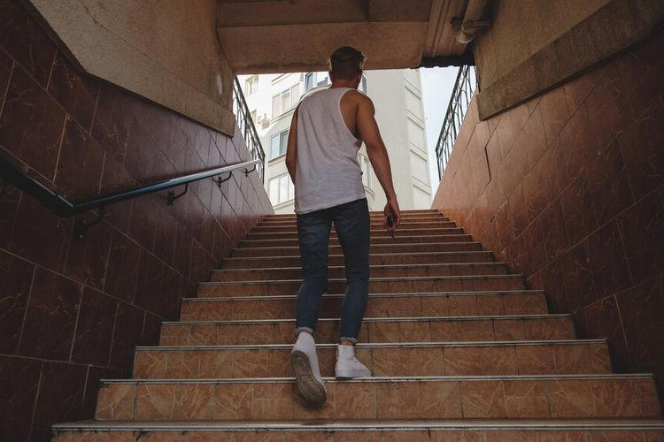 Penyebab Napas Terengah Saat Naik Tangga dan Batas Kewajarannya