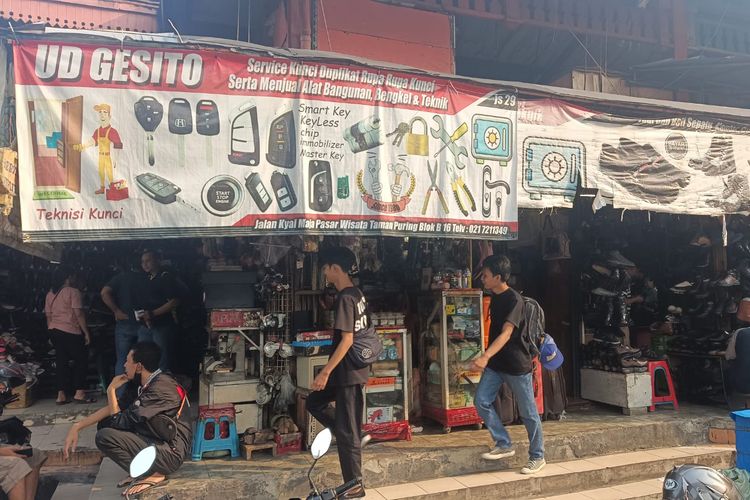 Kisah Buyung Penjual Kaset di Pasar Taman Puring, Bertahan Selama 4 Dekade