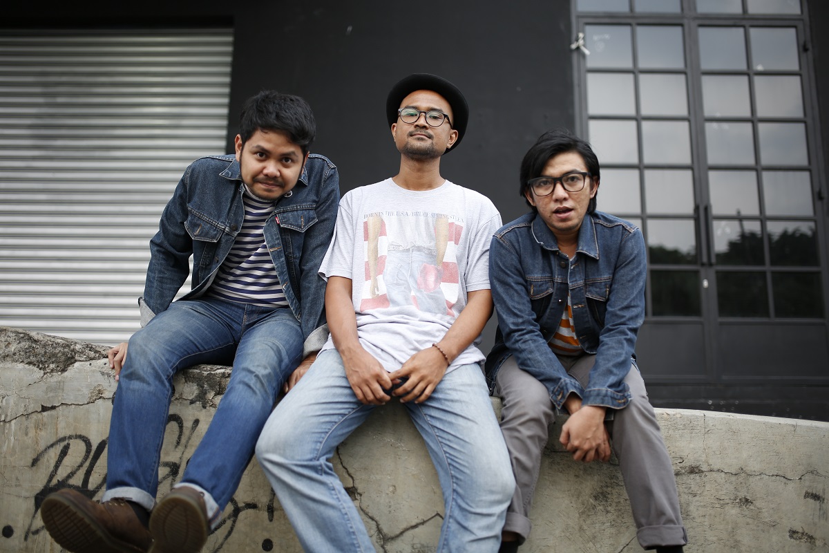 Bangkutaman Memaknai Fase Pendewasaan dalam Single Bertajuk Senyum Sendiri