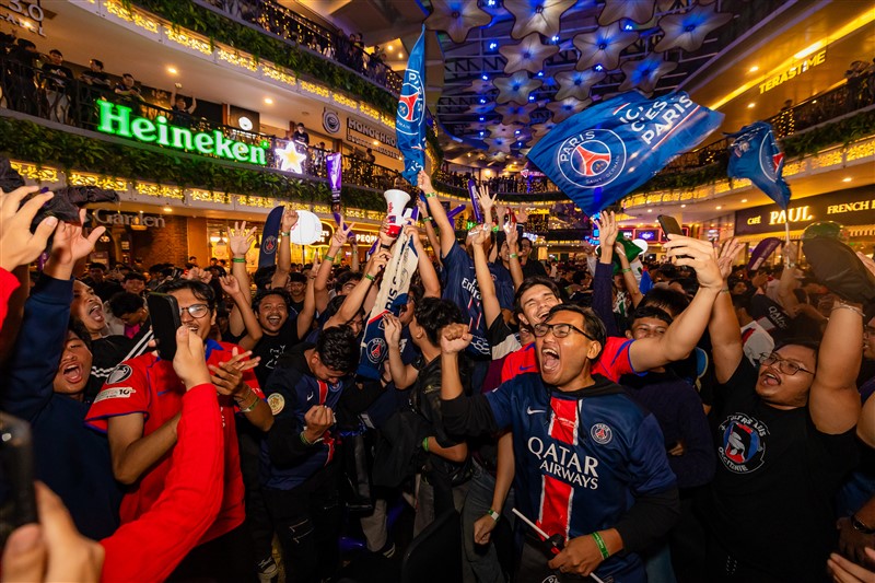 Nobar Final Liga Champions 2026, Gempita Kebersamaan dalam Kampanye Fans Have More Friends by Heineken