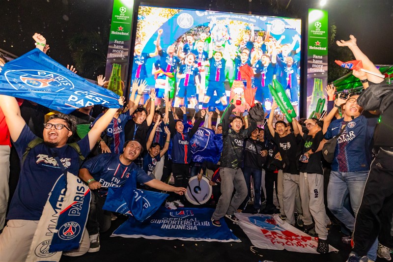 Heineken UCL Fans Have More Friends
