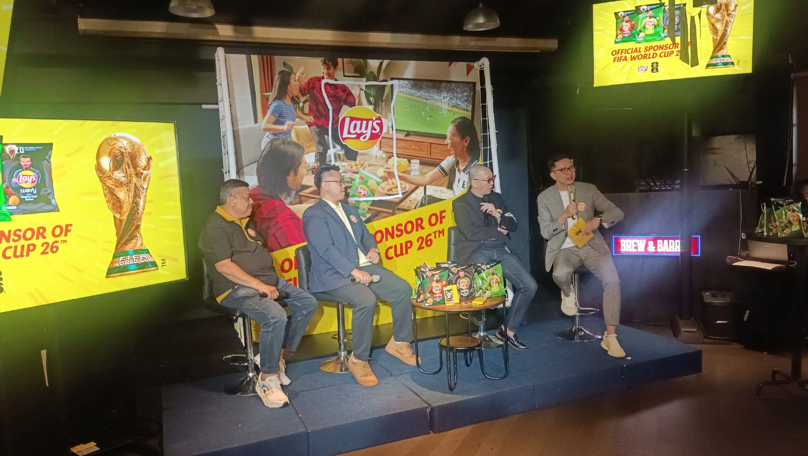 Piala Dunia 2026, Lay’s Dekatkan Para Pecinta Bola Lewat Nonton Bareng