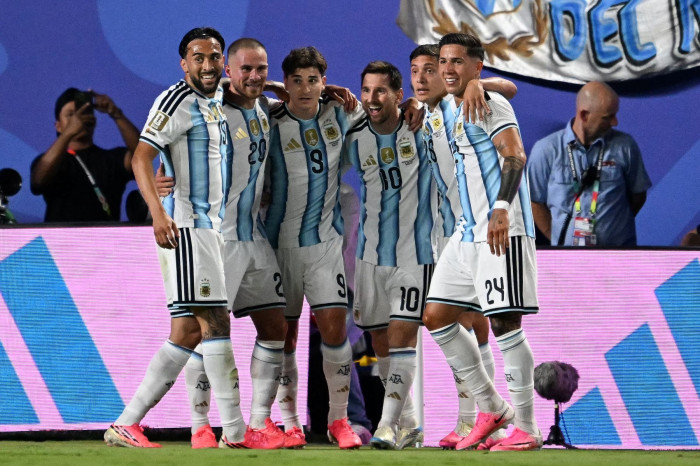 Ronaldo Nazario sebut Messi Pemain Terhebat