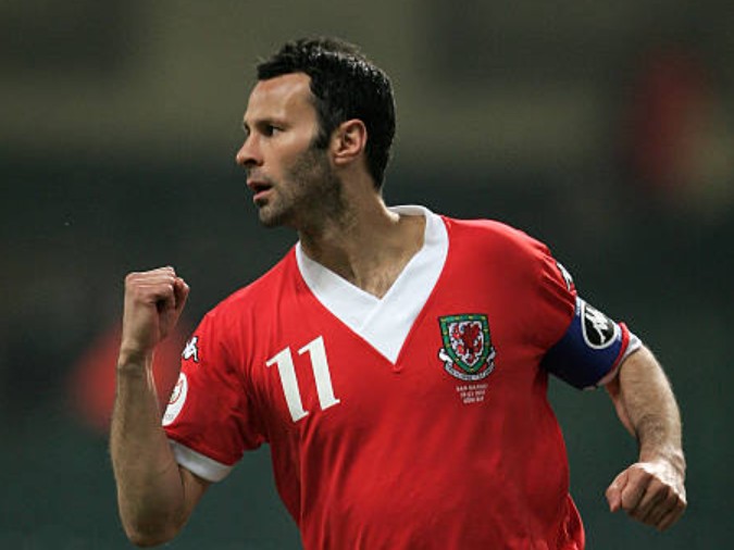 legenda sepak bola