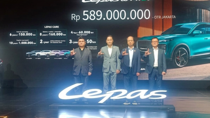 mobil listrik Lepas
