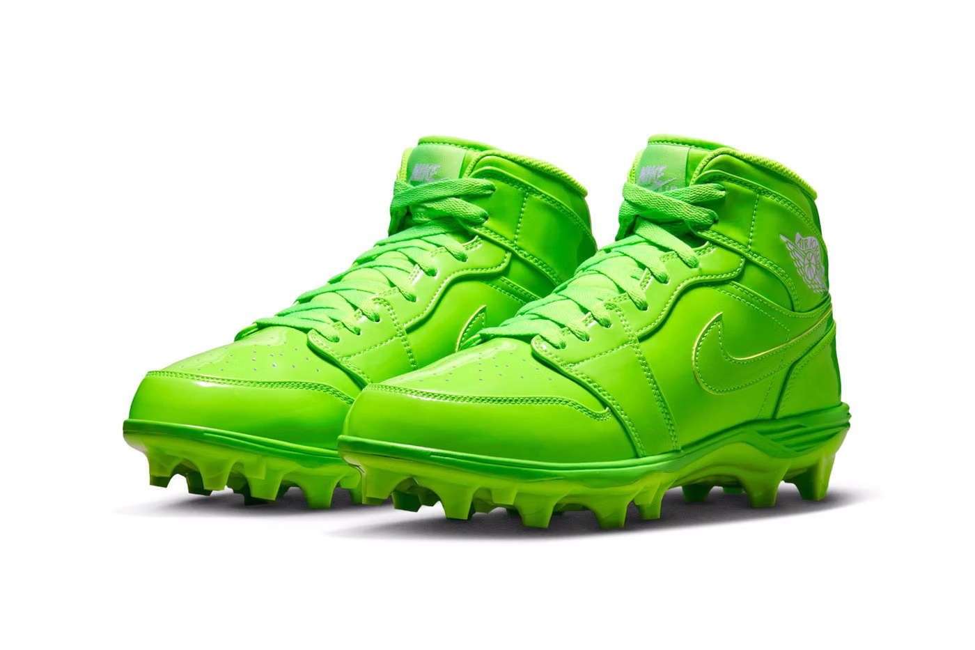 Air Jordan 1 Mid TD Cleat Electric Green, Sentuhan Ikonis di Lapangan Hijau