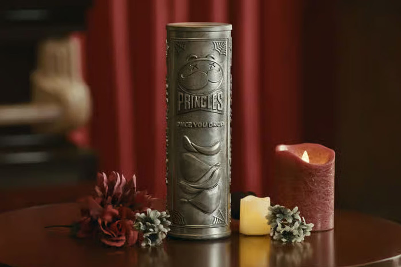 Kampanye Pringles Once You Drop: Hadiah Guci Pemakaman Kaleng dan Pasokan Keripik 200 Tahun